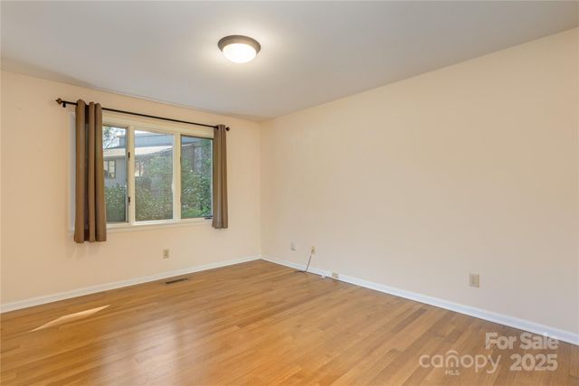 530 Crowfields Lane, Asheville, NC 28803