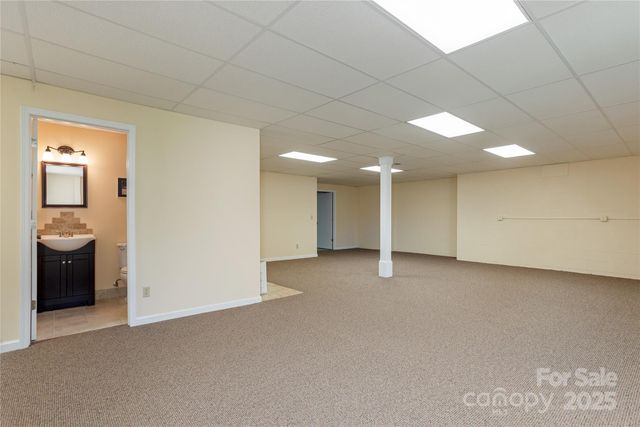 530 Crowfields Lane, Asheville, NC 28803