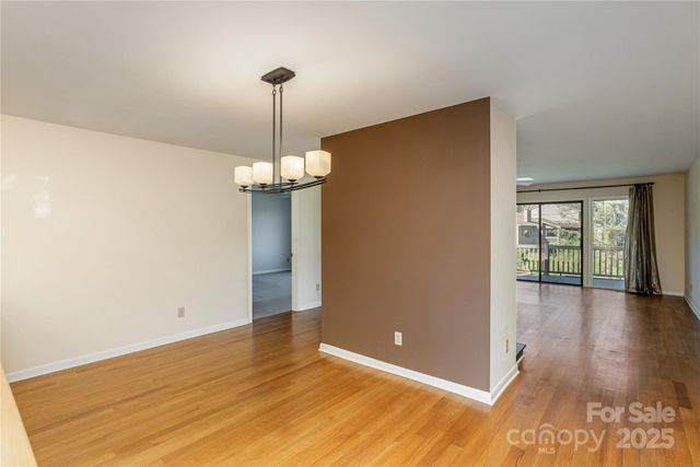 530 Crowfields Lane, Asheville, NC 28803