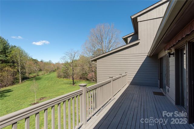 530 Crowfields Lane, Asheville, NC 28803