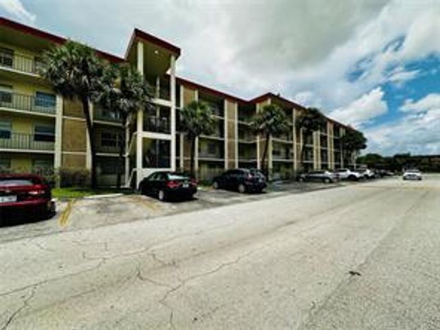 3099 NW 48th Avenue 253, Lauderdale Lakes, FL 33313