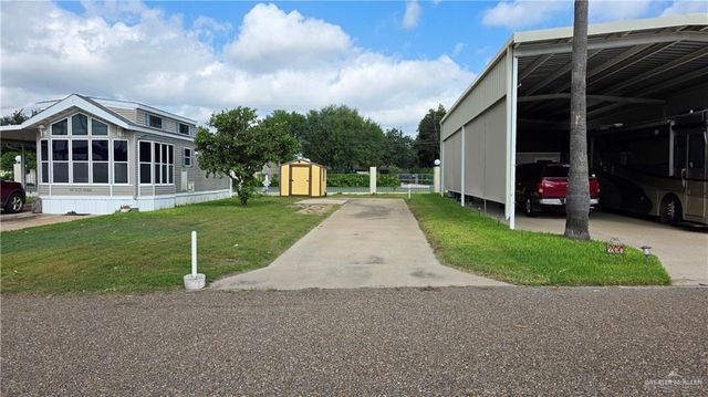 2412 Bobolink W Circle, Palmview, TX 78572