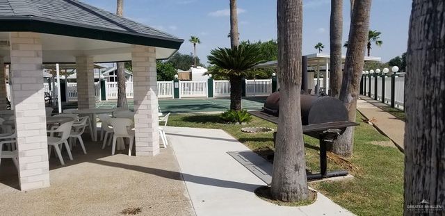 2412 Bobolink W Circle, Palmview, TX 78572