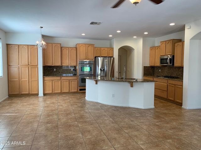 9018 W SUPERIOR Avenue, Tolleson, AZ 85353