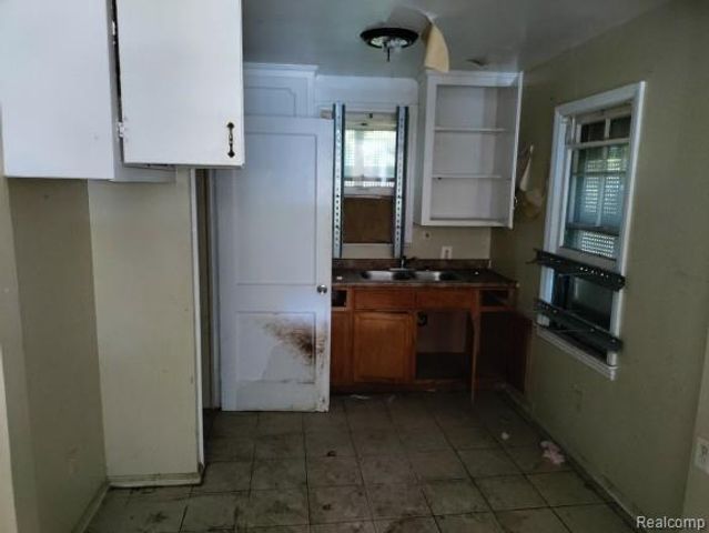 17305 Winston Street, Detroit, MI 48219