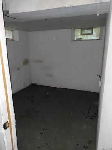 17305 Winston Street, Detroit, MI 48219