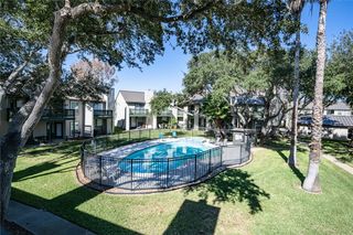 302 Saint Andrews St J-101, Rockport, TX 78382