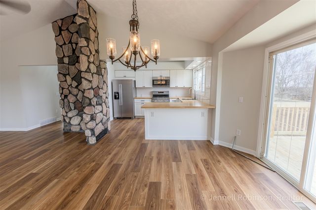 7154 Morse Lake Avenue A, Alto, MI 49302