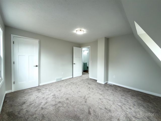 7154 Morse Lake Avenue A, Alto, MI 49302