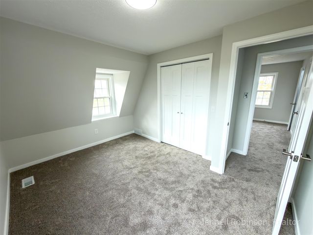 7154 Morse Lake Avenue A, Alto, MI 49302
