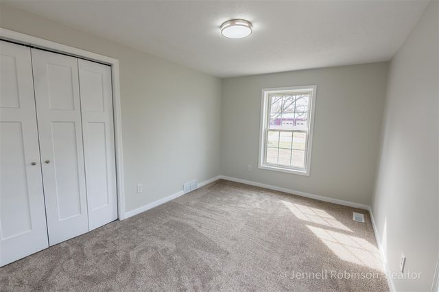 7154 Morse Lake Avenue A, Alto, MI 49302