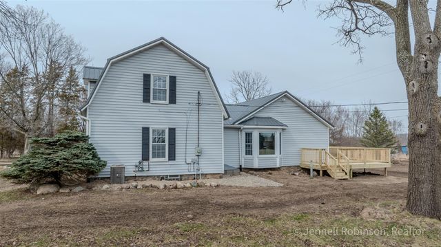 7154 Morse Lake Avenue A, Alto, MI 49302