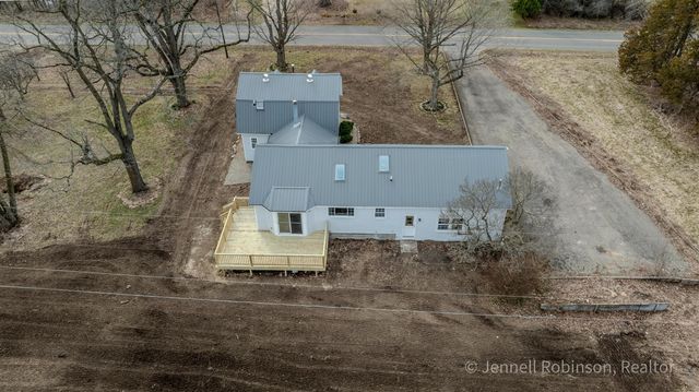 7154 Morse Lake Avenue A, Alto, MI 49302