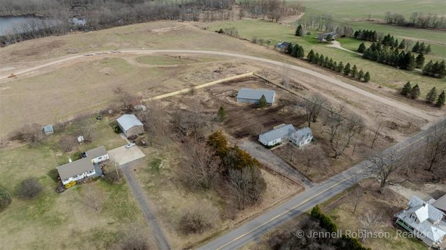 7154 Morse Lake Avenue A, Alto, MI 49302