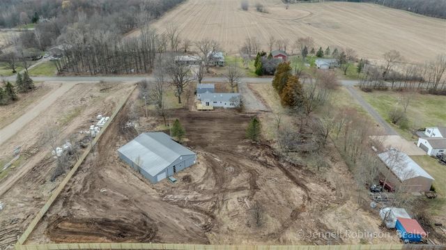 7154 Morse Lake Avenue A, Alto, MI 49302