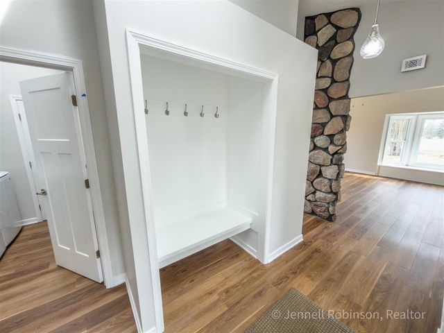 7154 Morse Lake Avenue A, Alto, MI 49302