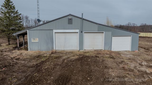 7154 Morse Lake Avenue A, Alto, MI 49302