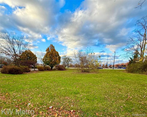 Lot 12,13 Novi Rd, Novi, MI 48375