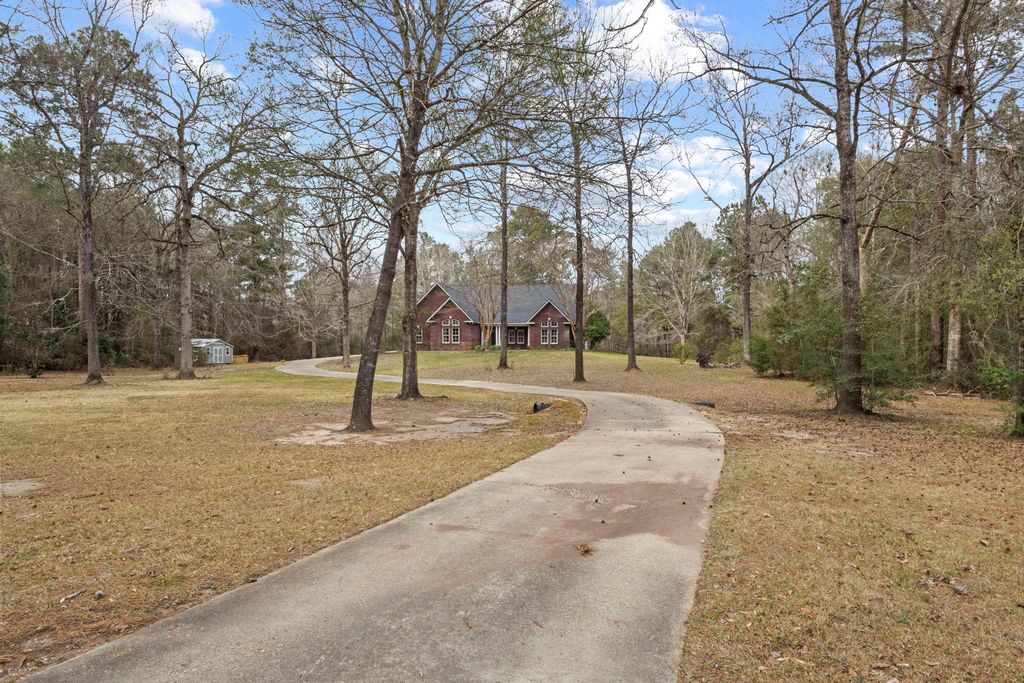 461 County Road 4270, Woodville, TX 75979