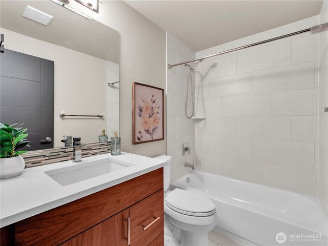 2038 NW 62nd Street, Seattle, WA 98107