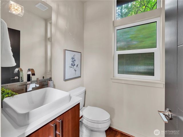 2038 NW 62nd Street, Seattle, WA 98107