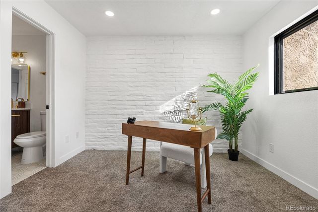 1060 S Parker Road 35, Denver, CO 80231