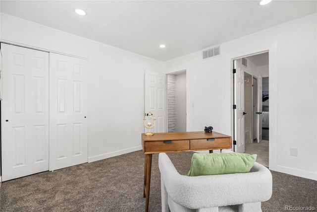 1060 S Parker Road 35, Denver, CO 80231