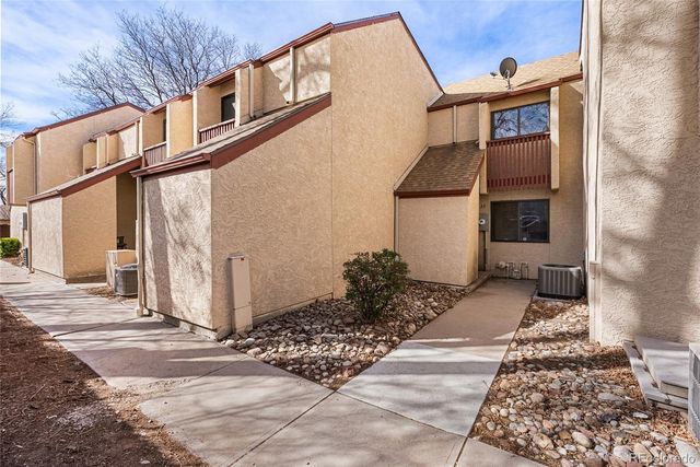 1060 S Parker Road 35, Denver, CO 80231