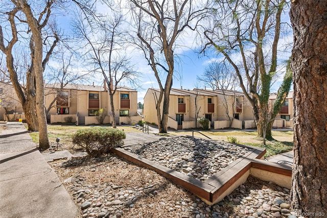 1060 S Parker Road 35, Denver, CO 80231