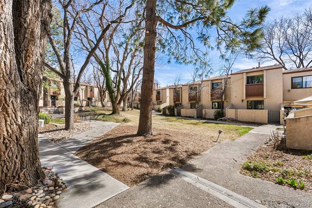 1060 S Parker Road 35, Denver, CO 80231