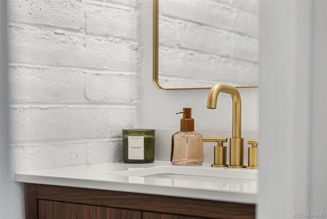 1060 S Parker Road 35, Denver, CO 80231