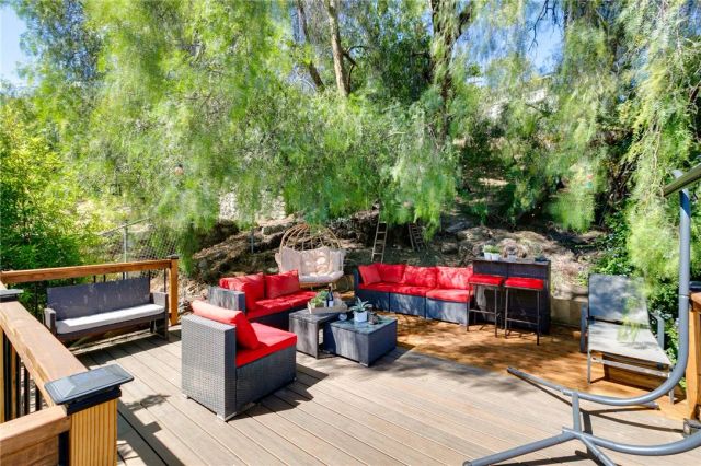4365 Esmeralda Street, Los Angeles, CA 90032