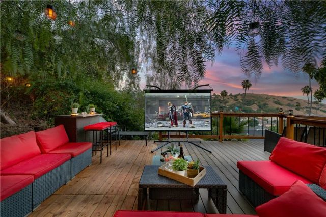 4365 Esmeralda Street, Los Angeles, CA 90032