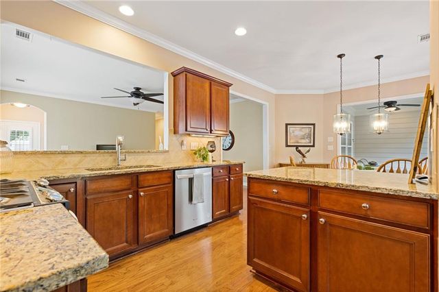 6188 Longleaf Drive, Hoschton, GA 30548