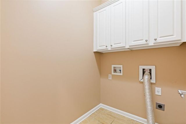 6188 Longleaf Drive, Hoschton, GA 30548