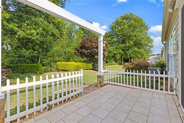 6188 Longleaf Drive, Hoschton, GA 30548