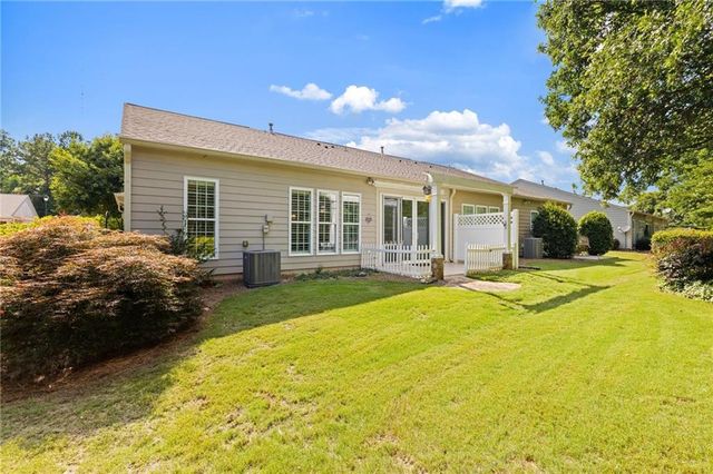 6188 Longleaf Drive, Hoschton, GA 30548