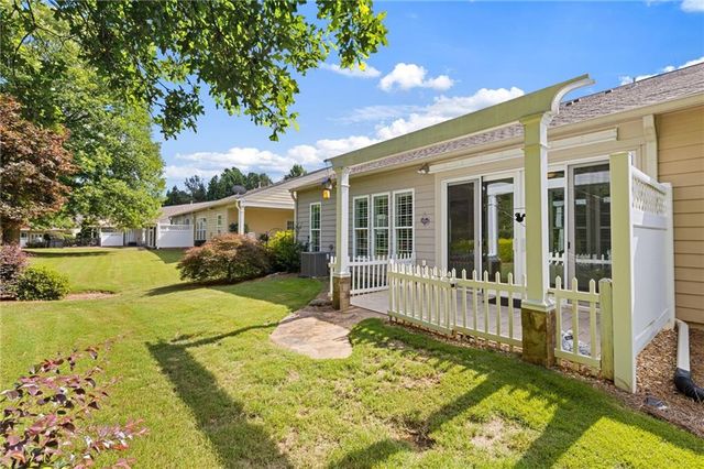 6188 Longleaf Drive, Hoschton, GA 30548