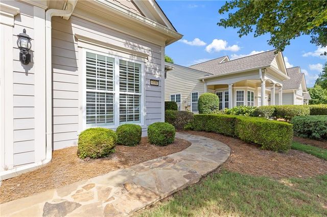 6188 Longleaf Drive, Hoschton, GA 30548