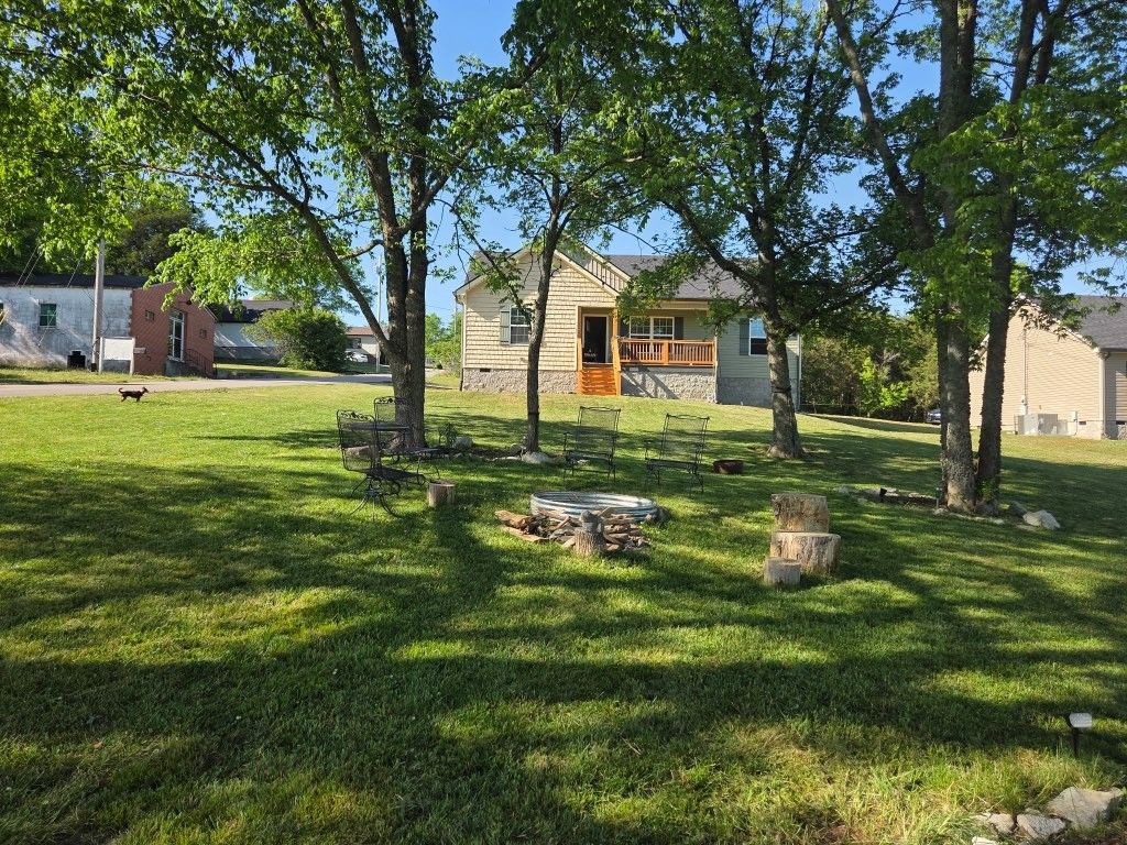 112 Fairview Ave, Cornersville, TN 37047