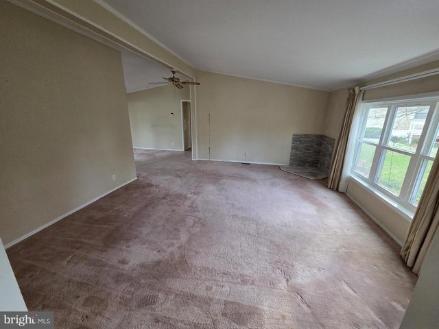 5 OAK CIR, Quakertown, PA 18951