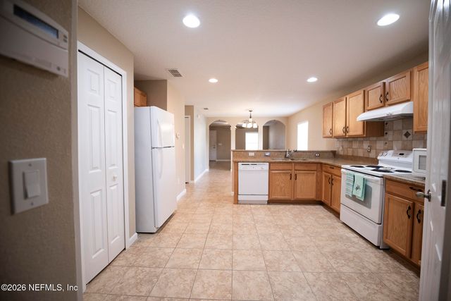 3221 ROUNDABOUT Drive, Middleburg, FL 32068