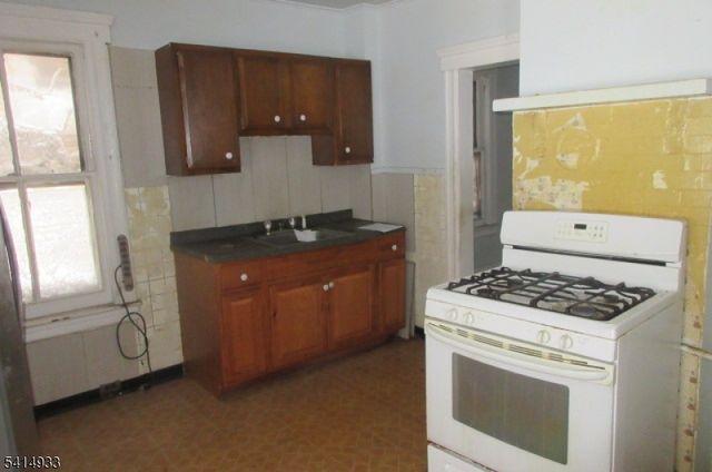 45 Lincoln Pl, Irvington Twp., NJ 07111