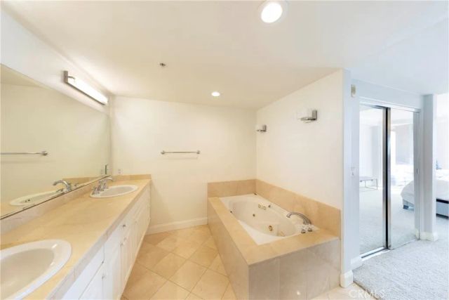 1500 E Ocean Boulevard 206, Long Beach, CA 90802