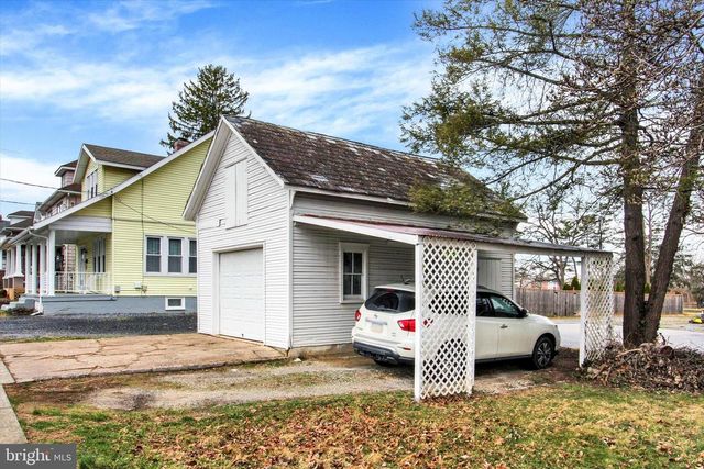 102 N QUEEN ST, Littlestown, PA 17340