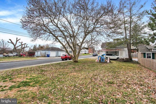 102 N QUEEN ST, Littlestown, PA 17340