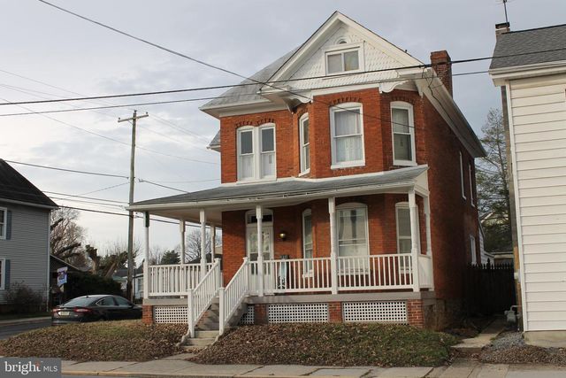 102 N QUEEN ST, Littlestown, PA 17340