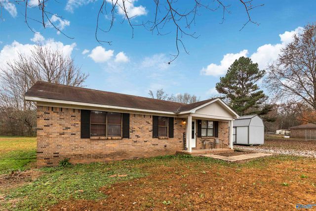 828 Cotaco Florette Road, Somerville, AL 35670