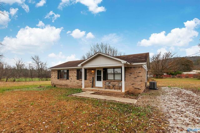 828 Cotaco Florette Road, Somerville, AL 35670