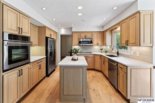 3629 S 114th Avenue, Omaha, NE 68144